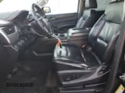 ✅ 2015 Chevrolet Suburban LT • VIN: 1GNSKJKC2FR147965 • Lot: 90535785. Wystawiony na Copart z przebiegiem 148 802 mil. Bezpłatny archiwum sprzedaży aukcyjnych z USA i szczegółowy raport historii pojazdu na DreamBid. Zdjęcie 7.