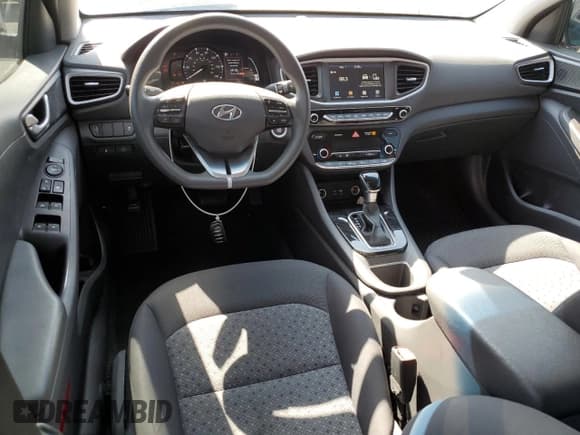 ✅ 2017 Hyundai Ioniq Blue • VIN: KMHC65LC0HU031537 • Lot: 52194305. Wystawiony na Copart z przebiegiem 62 796 mil. Bezpłatny archiwum sprzedaży aukcyjnych z USA i szczegółowy raport historii pojazdu na DreamBid. Zdjęcie 8.