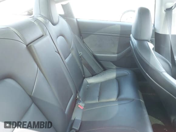 ✅ 2023 Tesla Model 3 • VIN: 5YJ3E1EA2PF571569 • Lot: 42288715. Wystawiony na IAAI z przebiegiem 30 271 mil. Bezpłatny archiwum sprzedaży aukcyjnych z USA i szczegółowy raport historii pojazdu na DreamBid. Zdjęcie 8.