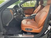 ✅ 2011 Bentley Mulsanne • VIN: SCBBB7ZHXBC015274 • Lot: 84595904. Wystawiony na Copart z przebiegiem 37 200 mil. Bezpłatny archiwum sprzedaży aukcyjnych z USA i szczegółowy raport historii pojazdu na DreamBid. Zdjęcie 5.