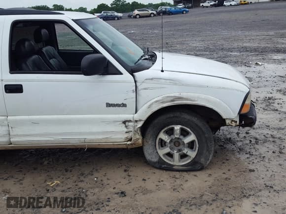 ✅ 2000 Oldsmobile Bravada • VIN: 1GHDT13W3Y2226476 • Lot: 60372764. Listed on Copart with 223,984 mi. Free auction sales archive from the USA and detailed vehicle history report at DreamBid. Image 9.