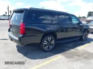 ✅ 2020 Chevrolet Suburban LT • VIN: 1GNSCHKC9LR128203 • Lot: 42275786. Wystawiony na IAAI z przebiegiem 86 217 mil. Bezpłatny archiwum sprzedaży aukcyjnych z USA i szczegółowy raport historii pojazdu na DreamBid. Zdjęcie 4.
