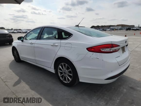 ✅ 2017 Ford Fusion SE • VIN: 3FA6P0HD6HR269716 • Лот: 82628535. Опубликован ранее на Copart с пробегом 130 746 миль. Бесплатный доступ к архиву аукционных продаж из США и подробный отчёт об истории автомобиля на DreamBid. Изображение 2.