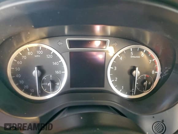 ✅ 2017 Infiniti QX30 Premium • VIN: SJKCH5CP1HA026458 • Lot: 95552915. Wystawiony na Copart z przebiegiem Nie podano. Bezpłatny archiwum sprzedaży aukcyjnych z USA i szczegółowy raport historii pojazdu na DreamBid. Zdjęcie 9.