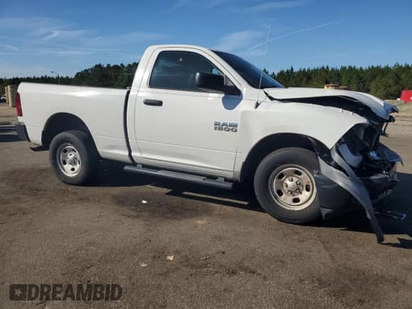2017 Ram 1500 Tradesman z VIN 3C6JR6AG7HG786984, wystawiony jako Copart lot #81942525 z przebiegiem 118 280 mil mil oraz Szkoda całkowita • Salvage title. Historia ofert i sprzedaży dostępna na DreamBid. Obrazek 4.