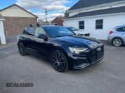 ✅ 2019 Audi Q8 Prestige • VIN: WA1FVAF10KD038478 • Лот: 90298975. Опубликован ранее на Copart с пробегом 140 938 миль. Бесплатный доступ к архиву аукционных продаж из США и подробный отчёт об истории автомобиля на DreamBid. Изображение 4.