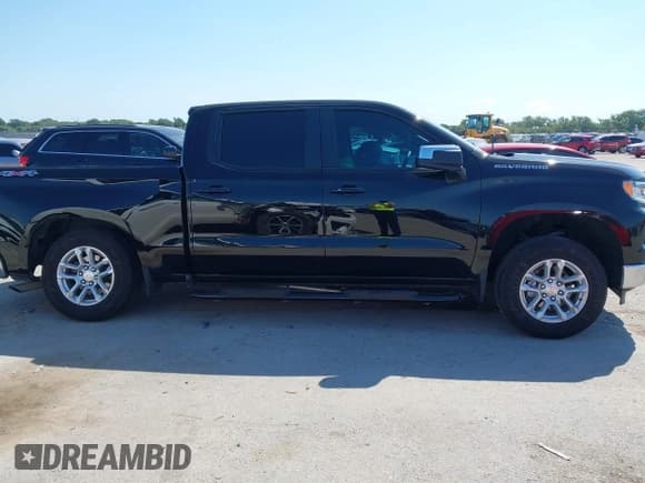 ✅ 2023 Chevrolet Silverado 1500 LT • VIN: 3GCPDDEK8PG176806 • Lot: 43138003. Listed on IAAI with 13,272 mi. Free auction sales archive from the USA and detailed vehicle history report at DreamBid. Image 13.