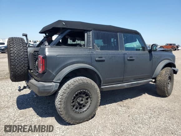 ✅ 2021 Ford Bronco • VIN: 1FMEE5DP0MLA89743 • Lot: 48851025. Wystawiony na Copart z przebiegiem 41 219 mil. Bezpłatny archiwum sprzedaży aukcyjnych z USA i szczegółowy raport historii pojazdu na DreamBid. Zdjęcie 3.