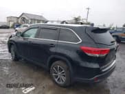 ✅ 2019 Toyota Highlander XLE • VIN: 5TDJZRFH8KS570047 • Lot: 43762437. Wystawiony na IAAI z przebiegiem 54 588 mil. Bezpłatny archiwum sprzedaży aukcyjnych z USA i szczegółowy raport historii pojazdu na DreamBid. Zdjęcie 3.