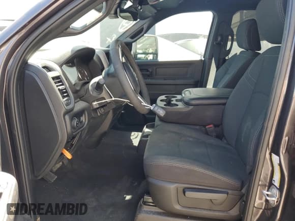 ✅ 2025 Ram 2500 Tradesman • VIN: 3C6UR5CJXSG543130 • Lot: 70863375. Wystawiony na Copart z przebiegiem 3 644 mil. Bezpłatny archiwum sprzedaży aukcyjnych z USA i szczegółowy raport historii pojazdu na DreamBid. Zdjęcie 7.