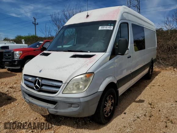 ✅ 2011 Mercedes-Benz Sprinter • VIN: WD4PE8CC5B5506035 • Lot: 49916145. Wystawiony na Copart z przebiegiem 38 002 mil. Bezpłatny archiwum sprzedaży aukcyjnych z USA i szczegółowy raport historii pojazdu na DreamBid. Zdjęcie 1.