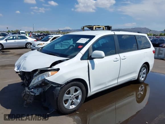 ✅ 2015 Toyota Sienna LE AAS • VIN: 5TDKK3DC8FS646613 • Lot: 43073670. Listed on IAAI with 117,828 mi. Free auction sales archive from the USA and detailed vehicle history report at DreamBid. Image 17.