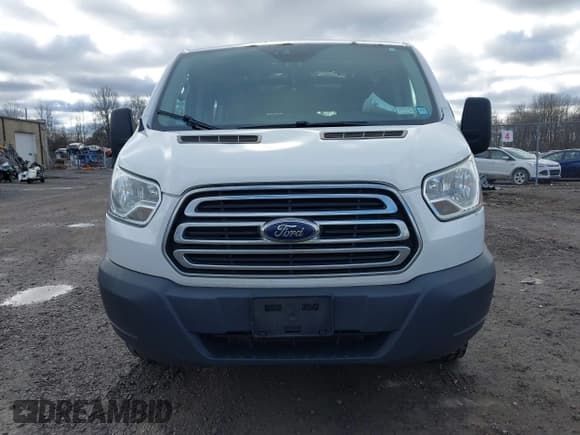 ✅ 2016 Ford Transit Cargo • VIN: 1FTYR1ZM4GKB20953 • Lot: 43766268. Wystawiony na IAAI z przebiegiem 151 953 mil. Bezpłatny archiwum sprzedaży aukcyjnych z USA i szczegółowy raport historii pojazdu na DreamBid. Zdjęcie 13.