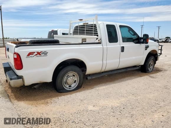 ✅ 2010 Ford F-250 XL • VIN: 1FTSX2B58AEA95811 • Lot: 57290265. Wystawiony na Copart z przebiegiem 251 281 mil. Bezpłatny archiwum sprzedaży aukcyjnych z USA i szczegółowy raport historii pojazdu na DreamBid. Zdjęcie 3.