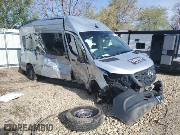 ✅ 2024 Mercedes-Benz Sprinter Passenger • VIN: W1Z4NGHYXRT181598 • Lot: 52108535. Listed on Copart with Not provided. Free auction sales archive from the USA and detailed vehicle history report at DreamBid. Image 4.