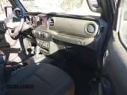 ✅ 2022 Jeep Gladiator Texas Trail • VIN: 1C6HJTAG3NL149531 • Лот: 41286542. Опубликован ранее на IAAI с пробегом 40 416 миль. Бесплатный доступ к архиву аукционных продаж из США и подробный отчёт об истории автомобиля на DreamBid. Изображение 5.