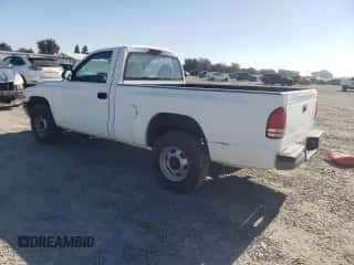 1999 Dodge Dakota z VIN 1B7GG26X2XS308456, wystawiony jako Copart lot #66789914 z przebiegiem 137 399 mil mil oraz Czysty tytuł • Clean title. Historia ofert i sprzedaży dostępna na DreamBid. Obrazek 2.