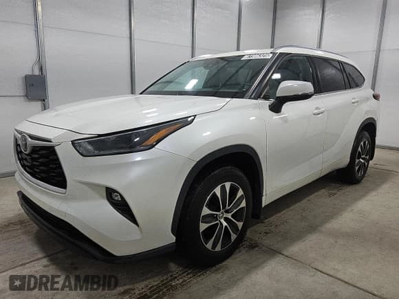 ✅ 2021 Toyota Highlander XLE • VIN: 5TDGZRBH1MS078379 • Lot: 87386325. Listed on Copart with 53,660 mi. Free auction sales archive from the USA and detailed vehicle history report at DreamBid. Image 1.