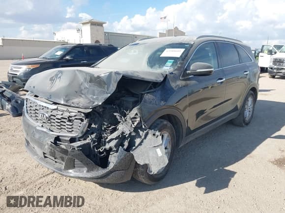 ✅ 2020 Kia Sorento LX • VIN: 5XYPG4A34LG682566 • Lot: 43388601. Listed on IAAI with 82,176 mi. Free auction sales archive from the USA and detailed vehicle history report at DreamBid. Image 2.