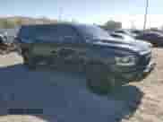 2020 Ram 1500 Rebel z VIN 1C6SRFLM6LN286161, wystawiony jako Copart lot #61503965 z przebiegiem 119 391 mil mil oraz Szkoda całkowita • Salvage title. Historia ofert i sprzedaży dostępna na DreamBid. Obrazek 4.