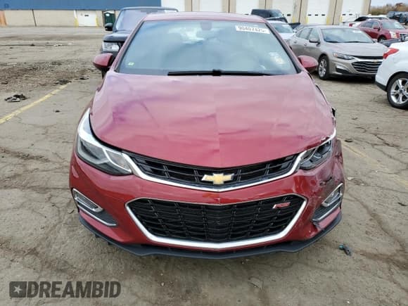 ✅ 2018 Chevrolet Cruze LT • VIN: 3G1BE6SM6JS599535 • Lot: 90407425. Wystawiony na Copart z przebiegiem 36 051 mil. Bezpłatny archiwum sprzedaży aukcyjnych z USA i szczegółowy raport historii pojazdu na DreamBid. Zdjęcie 5.