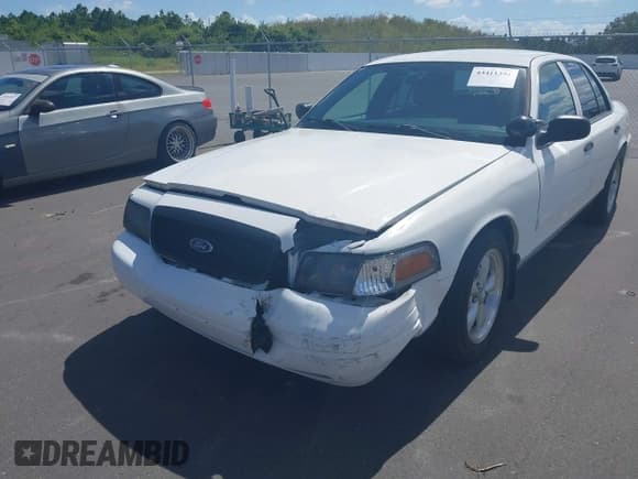 ✅ 2009 Ford Police Interceptor • VIN: 2FAHP71V69X125798 • Lot: 43411351. Wystawiony na IAAI z przebiegiem 131 311 mil. Bezpłatny archiwum sprzedaży aukcyjnych z USA i szczegółowy raport historii pojazdu na DreamBid. Zdjęcie 6.