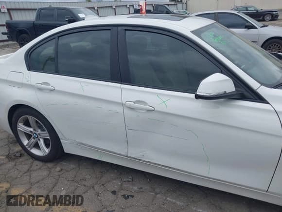 ✅ 2012 BMW 3 Series 328i • VIN: WBA3A5C52CF341655 • Лот: 43333904. Опубликован ранее на IAAI с пробегом 176 000 миль. Бесплатный доступ к архиву аукционных продаж из США и подробный отчёт об истории автомобиля на DreamBid. Изображение 6.