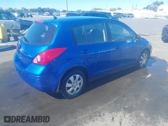 ✅ 2009 Nissan Versa S • VIN: 3N1BC13E79L372922 • Lot: 43671245. Listed on IAAI with 186,842 mi. Free auction sales archive from the USA and detailed vehicle history report at DreamBid. Image 4.