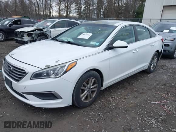 2016 Hyundai Sonata 2.4L z VIN 5NPE24AF5GH403642, wystawiony jako IAAI lot #41877194 z przebiegiem 147 457 mil mil oraz . Historia ofert i sprzedaży dostępna na DreamBid. Obrazek 17.