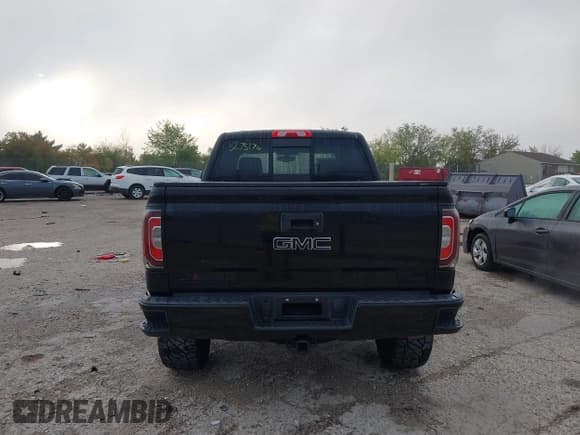 ✅ 2018 GMC Sierra 1500 SLT • VIN: 3GTU2NEC5JG330029 • Lot: 43275176. Listed on IAAI with 90,407 mi. Free auction sales archive from the USA and detailed vehicle history report at DreamBid. Image 16.