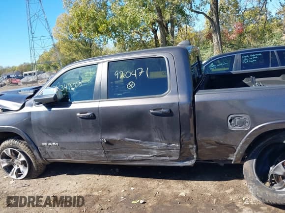 ✅ 2019 Ram 1500 Laramie • VIN: 1C6SRFRT8KN920471 • Лот: 43491065. Опубликован ранее на IAAI с пробегом 100 080 миль. Бесплатный доступ к архиву аукционных продаж из США и подробный отчёт об истории автомобиля на DreamBid. Изображение 14.