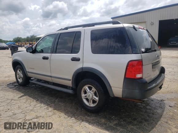 ✅ 2005 Ford Explorer XLS • VIN: 1FMZU62K55UB30767 • Lot: 60655445. Listed on Copart with 287,145 mi. Free auction sales archive from the USA and detailed vehicle history report at DreamBid. Image 2.