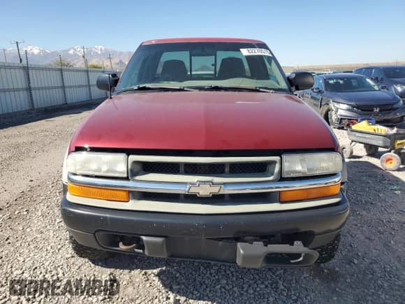 2001 Chevrolet S-10 LS ZR2 с VIN 1GCCT19W218112531, выставлен на аукционе Copart как лот 82270515 с пробегом 199 172 миль миль и Списание • Salvage title. История ставок и продаж доступна на DreamBid. Изображение 5.