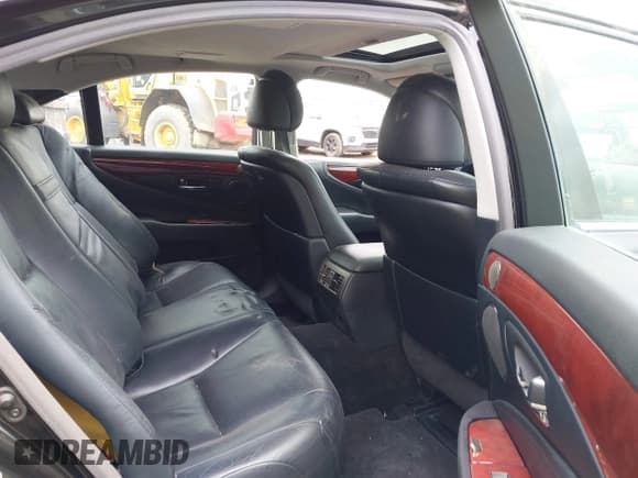 ✅ 2010 Lexus LS 460 • VIN: JTHCL5EF8A5008297 • Лот: 42197660. Опубликован ранее на IAAI с пробегом Не указан. Бесплатный доступ к архиву аукционных продаж из США и подробный отчёт об истории автомобиля на DreamBid. Изображение 8.