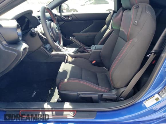 ✅ 2023 Subaru BRZ Premium • VIN: JF1ZDBC13P8705646 • Lot: 65748305. Wystawiony na Copart z przebiegiem 16 421 mil. Bezpłatny archiwum sprzedaży aukcyjnych z USA i szczegółowy raport historii pojazdu na DreamBid. Zdjęcie 7.