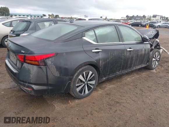 ✅ 2022 Nissan Altima SV • VIN: 1N4BL4DV5NN345120 • Lot: 40386571. Wystawiony na IAAI z przebiegiem 32 583 mil. Bezpłatny archiwum sprzedaży aukcyjnych z USA i szczegółowy raport historii pojazdu na DreamBid. Zdjęcie 4.