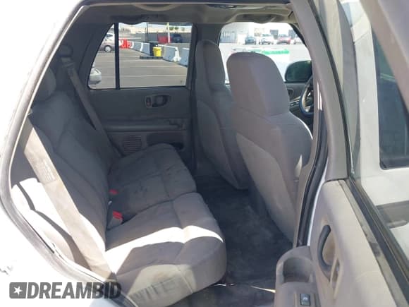 ✅ 2004 Chevrolet Blazer LS • VIN: 1GNDT13XX4K139559 • Lot: 42126705. Wystawiony na IAAI z przebiegiem 197 460 mil. Bezpłatny archiwum sprzedaży aukcyjnych z USA i szczegółowy raport historii pojazdu na DreamBid. Zdjęcie 8.