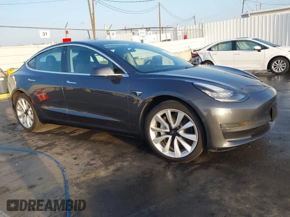 ✅ 2020 Tesla Model 3 Standard Range Plus • VIN: 5YJ3E1EA0LF792954 • Lot: 43529987. Wystawiony na IAAI z przebiegiem 60 060 mil. Bezpłatny archiwum sprzedaży aukcyjnych z USA i szczegółowy raport historii pojazdu na DreamBid. Zdjęcie 1.