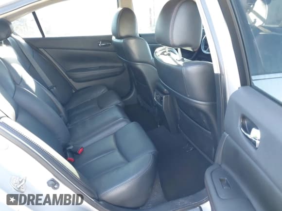 ✅ 2014 Nissan Maxima S • VIN: 1N4AA5APXEC911524 • Lot: 43631547. Listed on IAAI with 92,468 mi. Free auction sales archive from the USA and detailed vehicle history report at DreamBid. Image 8.