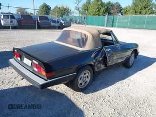 ✅ 1984 Alfa Romeo Spider Veloce • VIN: ZARBA5414E1020331 • Lot: 43501066. Wystawiony na IAAI z przebiegiem 70 032 mil. Bezpłatny archiwum sprzedaży aukcyjnych z USA i szczegółowy raport historii pojazdu na DreamBid. Zdjęcie 4.