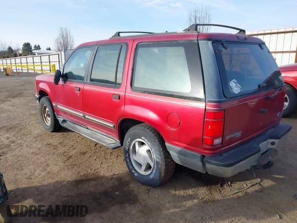 ✅ 1994 Ford Explorer Eddie Bauer • VIN: 1FMDU34X8RUB03358 • Lot: 41753389. Listed on IAAI with 2,084 mi. Free auction sales archive from the USA and detailed vehicle history report at DreamBid. Image 3.