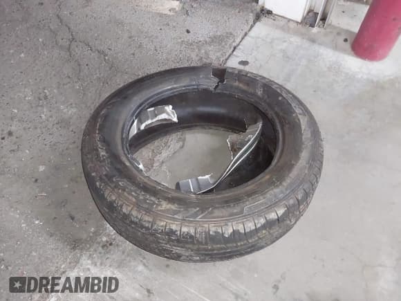 ✅ 2012 Kia Sorento EX • VIN: 5XYKUDA24CG280640 • Lot: 42704273. Listed on IAAI with 142,762 mi. Free auction sales archive from the USA and detailed vehicle history report at DreamBid. Image 11.