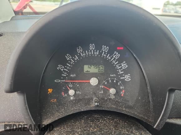 ✅ 2000 Volkswagen Beetle GLX • VIN: 3VWDD21C9YM430514 • Lot: 70367375. Wystawiony na Copart z przebiegiem 127 964 mil. Bezpłatny archiwum sprzedaży aukcyjnych z USA i szczegółowy raport historii pojazdu na DreamBid. Zdjęcie 9.