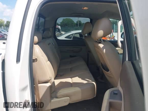 ✅ 2013 Chevrolet Silverado 1500 LT • VIN: 3GCPKSE73DG306850 • Lot: 43029653. Wystawiony na IAAI z przebiegiem 269 671 mil mil. Skorzystaj z bezpłatnego archiwum sprzedaży aukcyjnych z USA i zobacz szczegółowy raport historii pojazdu na DreamBid. Zdjęcie 8.