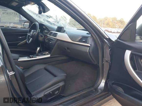 ✅ 2015 BMW 3 Series 320i xDrive • VIN: WBA3C3C53FK203648 • Lot: 43721870. Listed on IAAI with 94,634 mi. Free auction sales archive from the USA and detailed vehicle history report at DreamBid. Image 5.