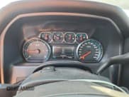 ✅ 2017 Chevrolet Silverado 1500 LT • VIN: 3GCUKRECXHG225245 • Lot: 82344055. Wystawiony na Copart z przebiegiem 142 846 mil. Bezpłatny archiwum sprzedaży aukcyjnych z USA i szczegółowy raport historii pojazdu na DreamBid. Zdjęcie 9.