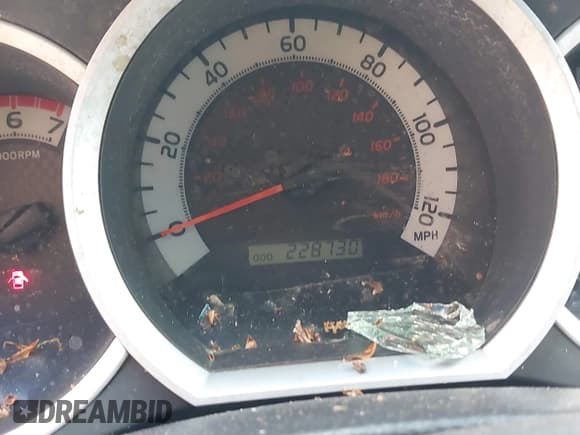 ✅ 2014 Toyota Tacoma PreRunner • VIN: 5TFJU4GN8EX057773 • Lot: 42020511. Listed on IAAI with 228,730 mi. Free auction sales archive from the USA and detailed vehicle history report at DreamBid. Image 14.