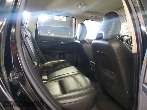 ✅ 2008 Volvo V70 • VIN: YV1BW982381019577 • Лот: 52163945. Опубликован ранее на Copart с пробегом 228 083 миль. Бесплатный доступ к архиву аукционных продаж из США и подробный отчёт об истории автомобиля на DreamBid. Изображение 10.