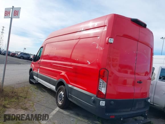 ✅ 2023 Ford Transit Cargo • VIN: 1FTBW3X85PKB46431 • Lot: 40953719. Wystawiony na IAAI z przebiegiem 17 997 mil. Bezpłatny archiwum sprzedaży aukcyjnych z USA i szczegółowy raport historii pojazdu na DreamBid. Zdjęcie 3.