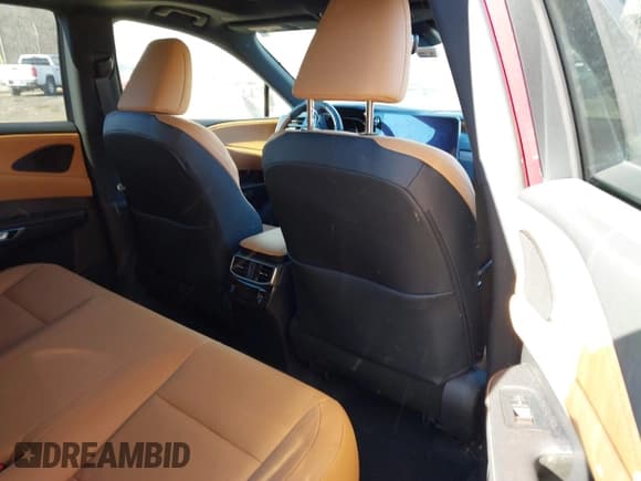 ✅ 2024 Lexus RX 350h • VIN: 2T2BBMCA9RC035892 • Lot: 40589872. Listed on IAAI with 8,434 mi. Free auction sales archive from the USA and detailed vehicle history report at DreamBid. Image 8.